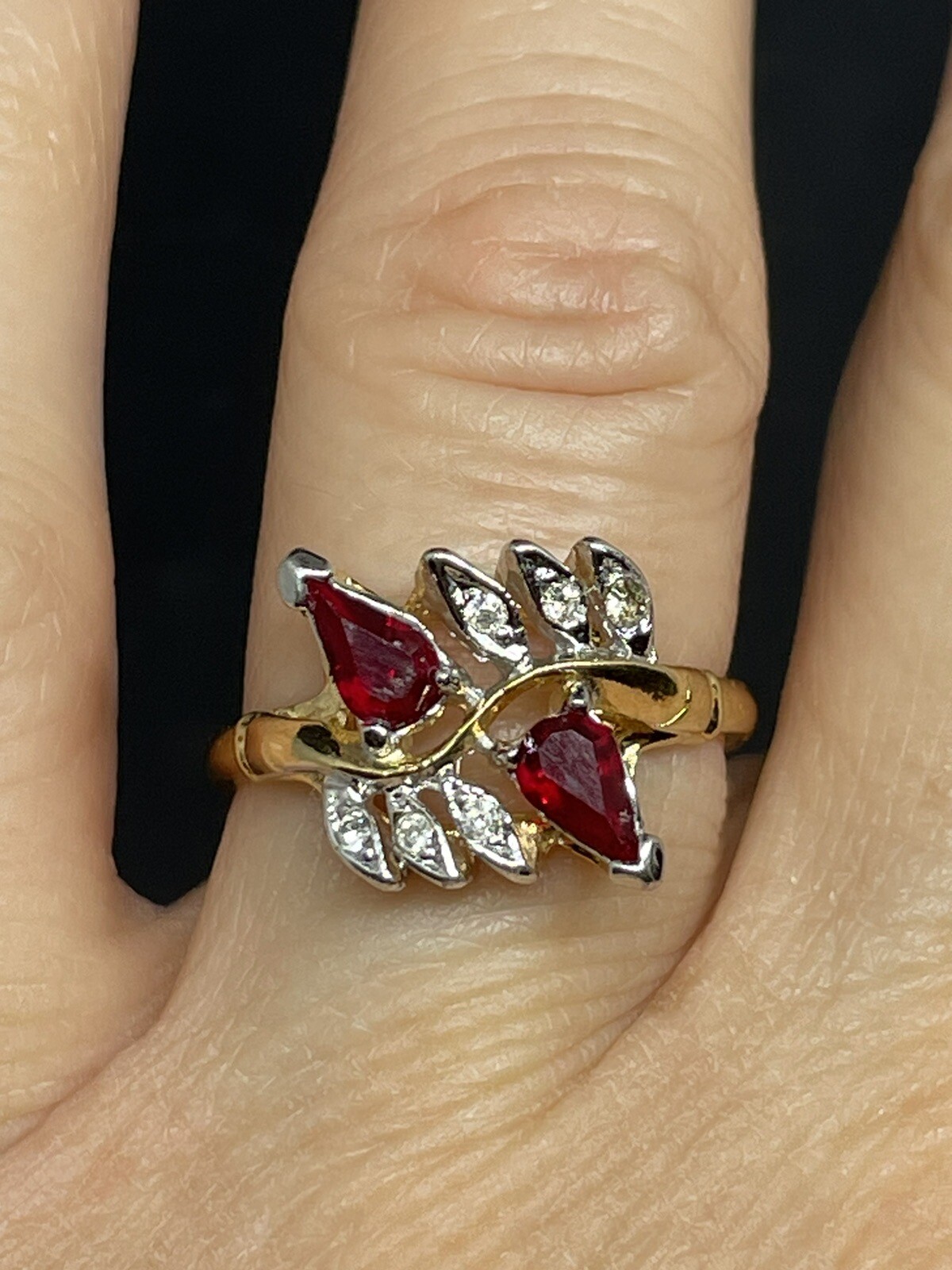 18K HGE Yellow Gold Plated Signed Red/white Clear Crystals Sz 8 Ring