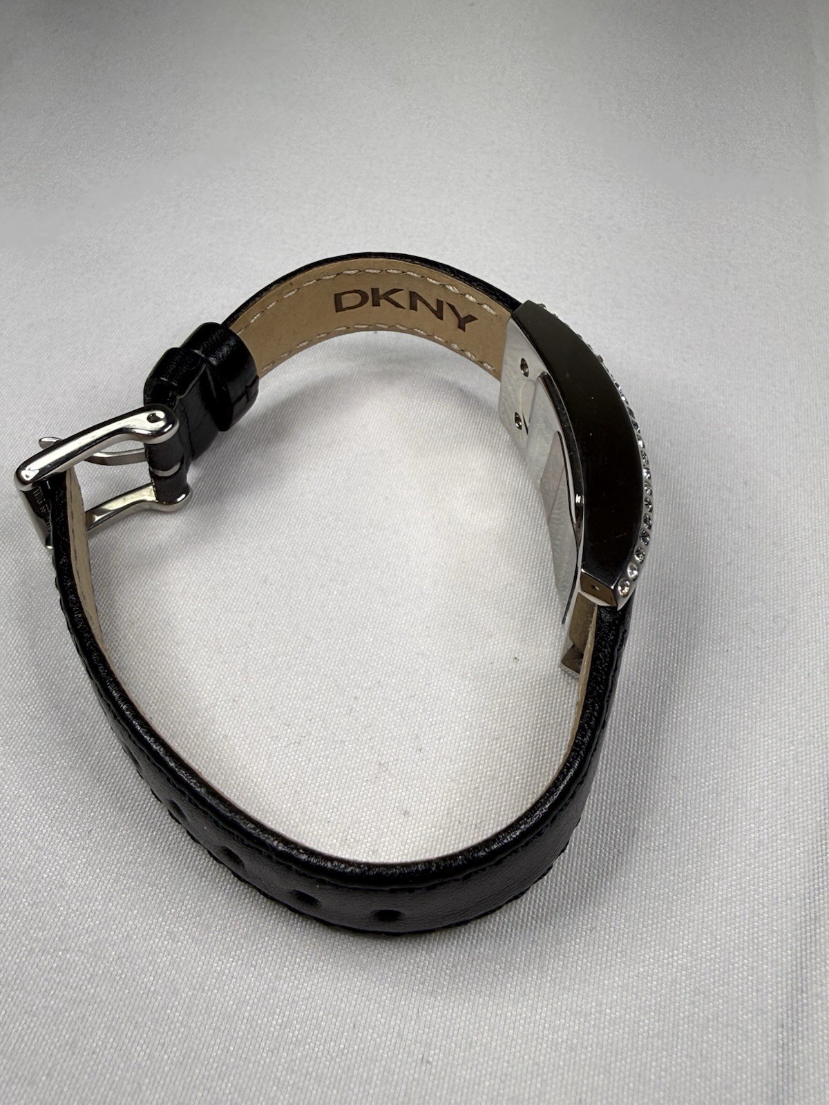 Woman’s DKNY Watch with Leather Band **Nice** NY3473