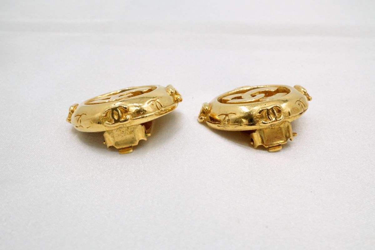 CHANEL Vintage Earrings Coco Mark Round Logo Gold Plated Accessory 6721j