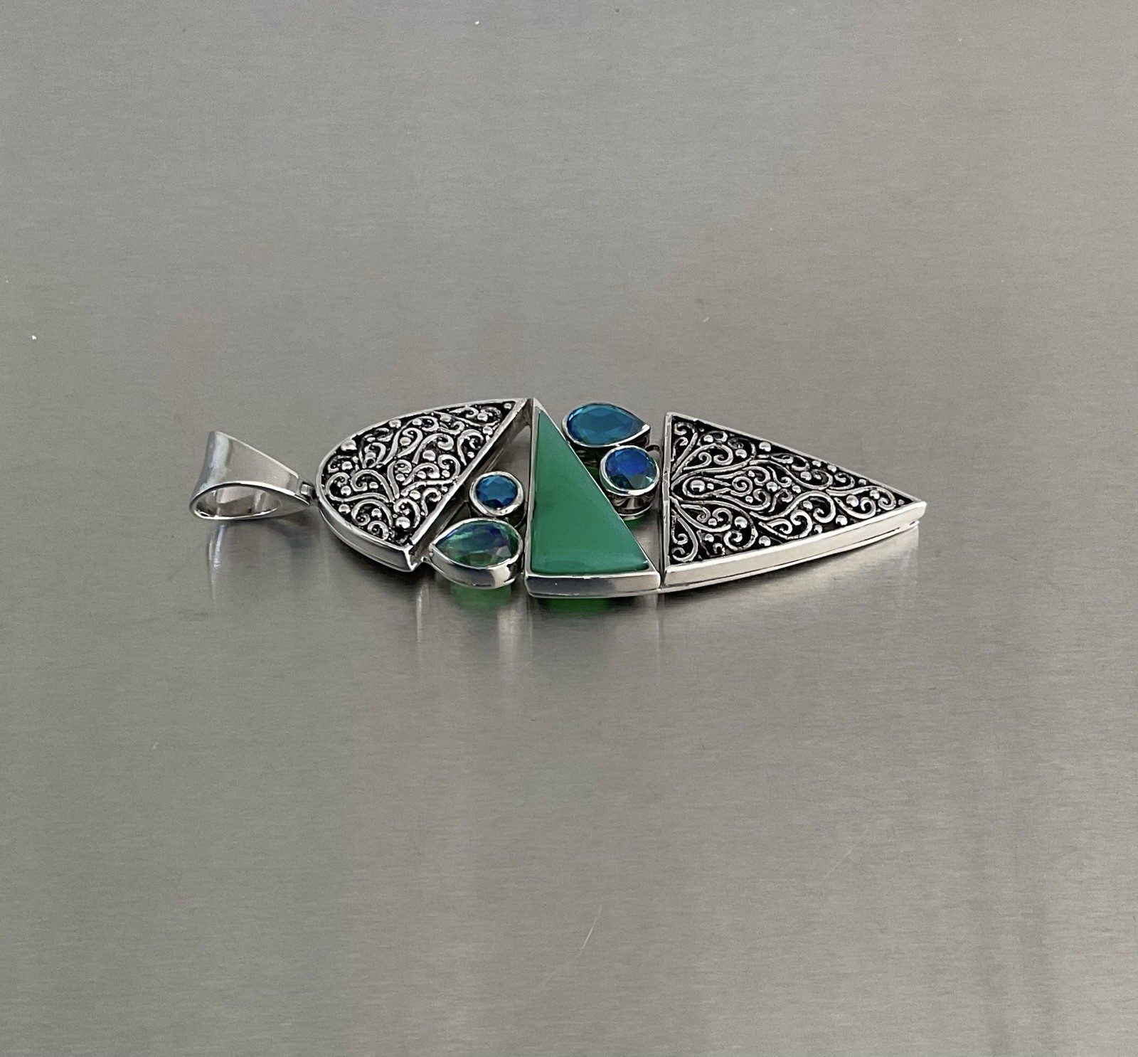 Sajen Chrysoprase, Rainbow Paraiba Quartz Pendant 3.00 CTW 925 Sterling Silver