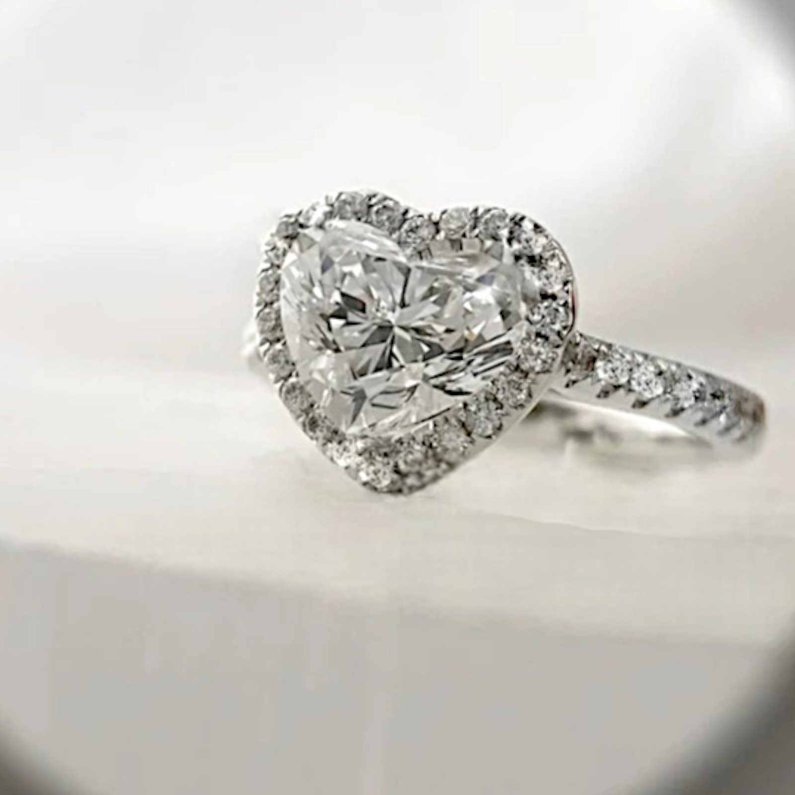 Heart Cut 18K White Gold Diamond Engagement Ring IGI Certified Lab Grown 3.25 Ct