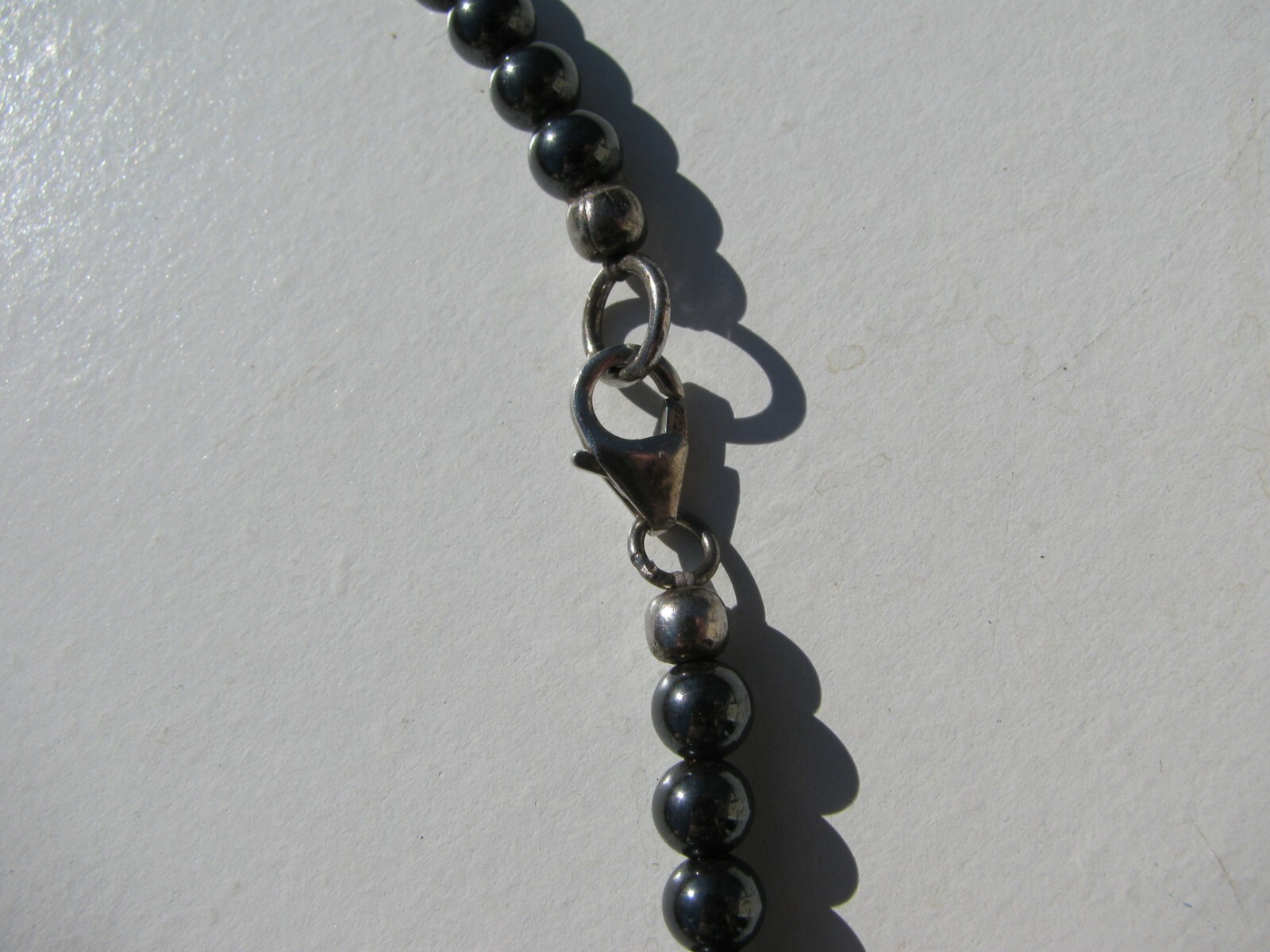 VTG. UNISEX RARE CHUNKY GREEN BLUE BROWN TURQUOISE 18MM. HEMATITE BEAD NECKLACE