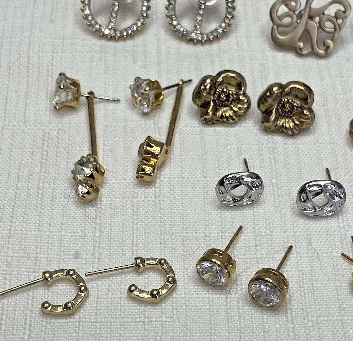 COSTUME JEWELRY EARRINGS LOT 47 Pairs Stud Mixed Rhinestone Pearl Multicolor