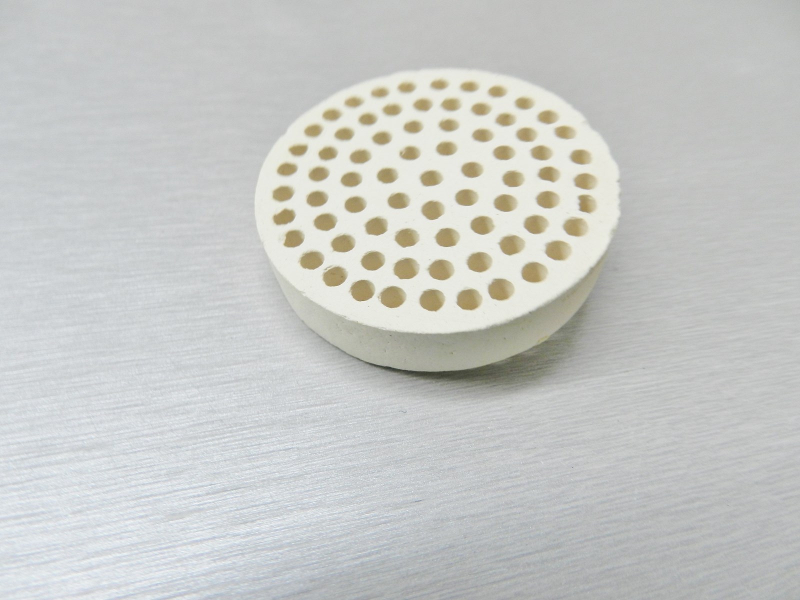 CERAMIC HONEYCOMB BLOCK SOLDERING PLATE ROUND ALUMINA JEWELRY SOLDER HEAT BOARD