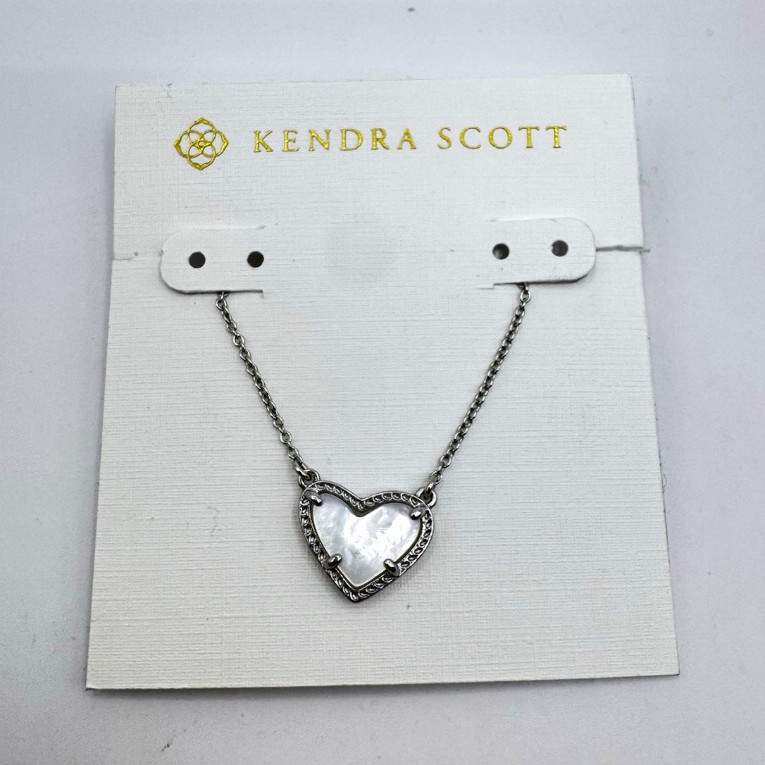 Kendra Scott Silver Tone Mother of Pearl Heart Pendant Necklace Cable Chain