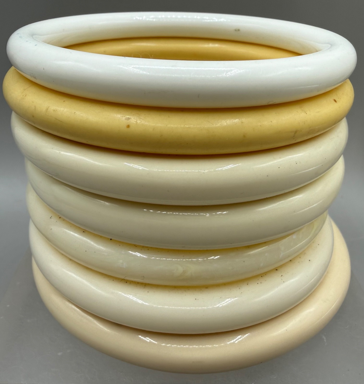 VINTAGE ESTATE CELLULOID OR BAKELITE CREAM YELLOW WHITE BANGLE BRACELET LOT 7