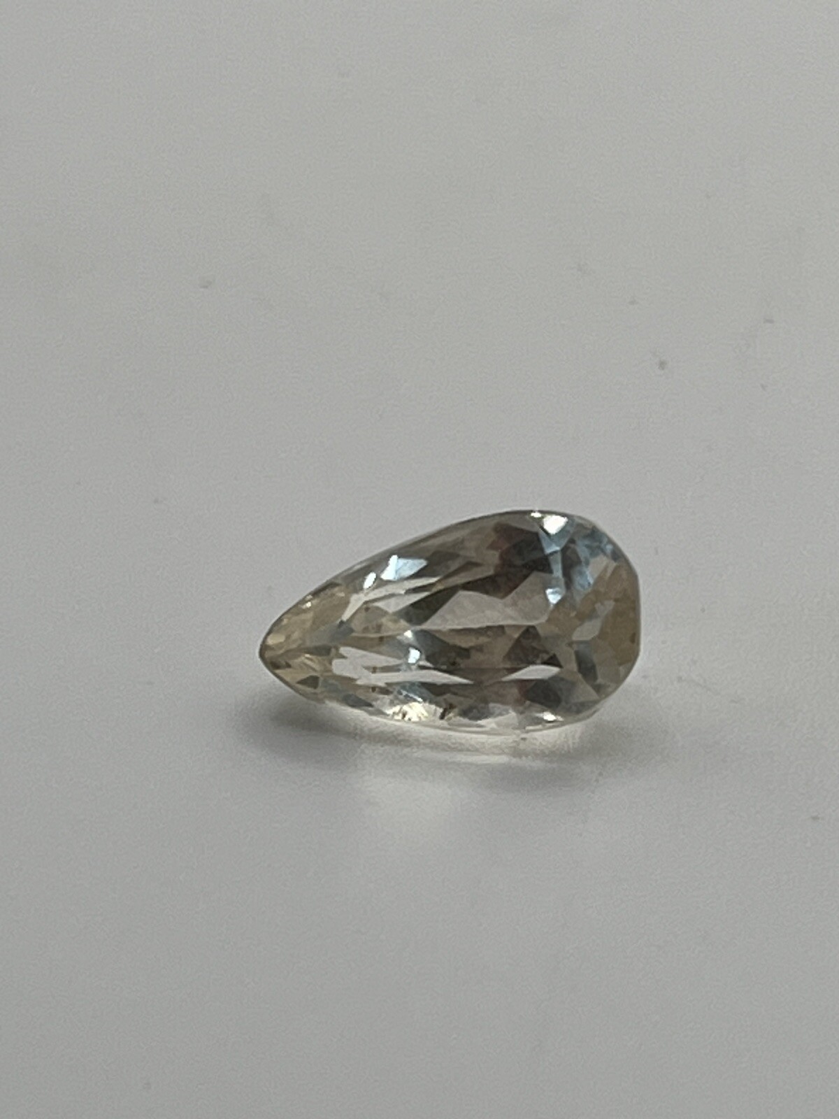 Kunzite Oval Shape 8ct 15.31×8.86×8.49 MM Cut Gemstone Imperfections