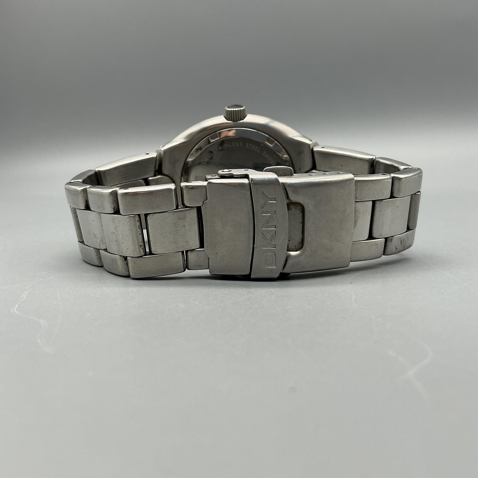 DKNY NY5001 Womens Watch 32mm Black Dial Stainless Bracelet Date New Battery 7″