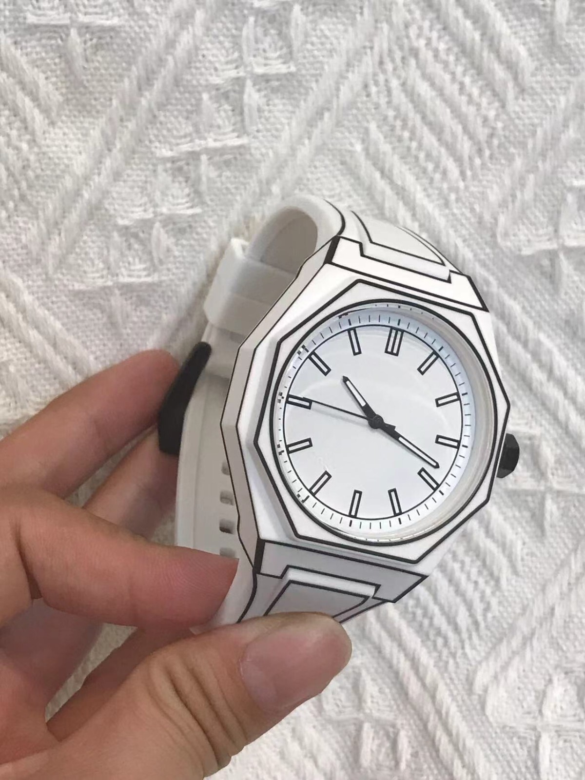 2D “Sketched Look” Outline Art Watch – Black With White Trim. Free Shipping 2025