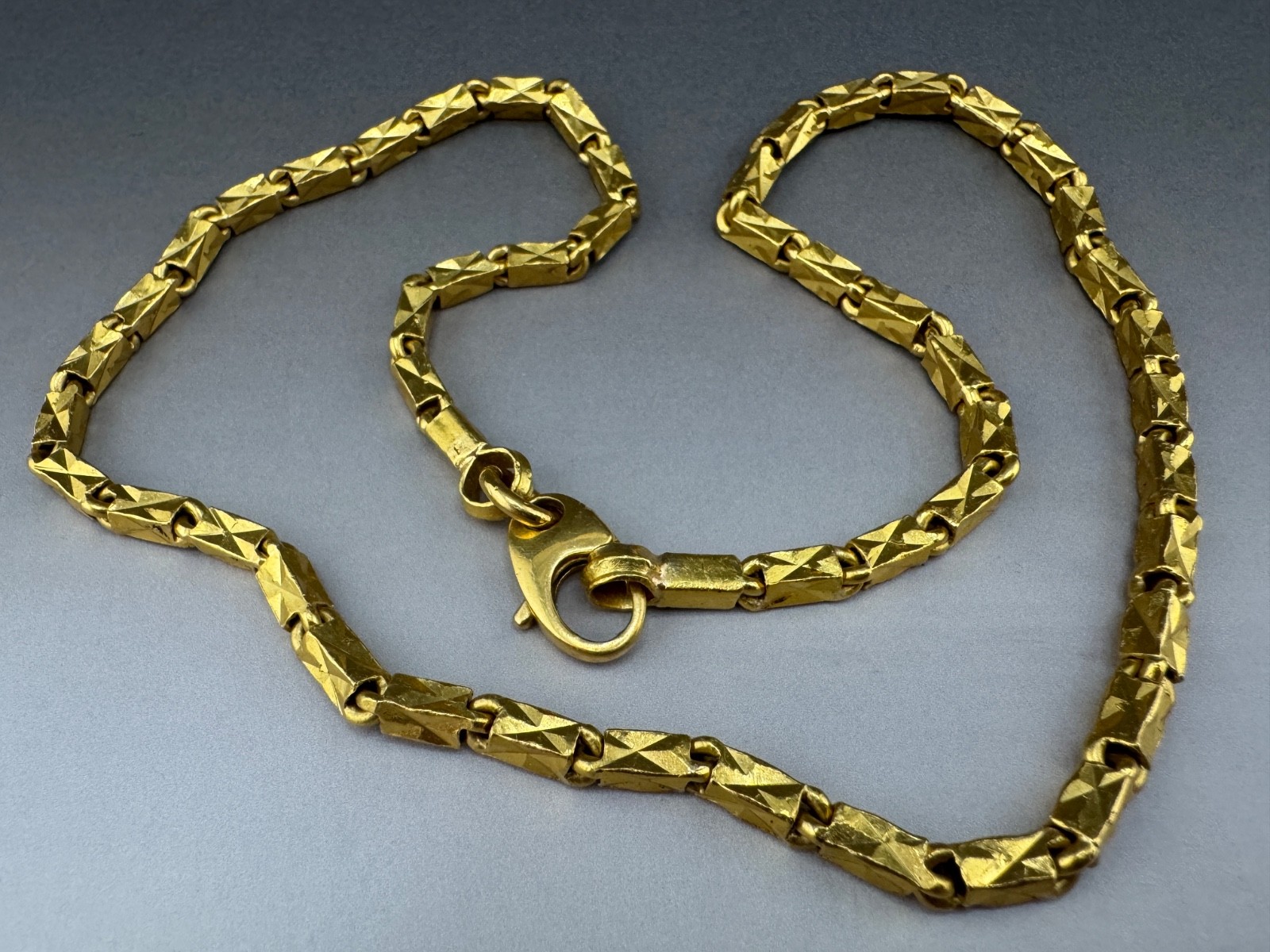22-23 Karat Gold Baht Chain 20″ Long 40mm Thick Links Diamond Cut 63.8 grams