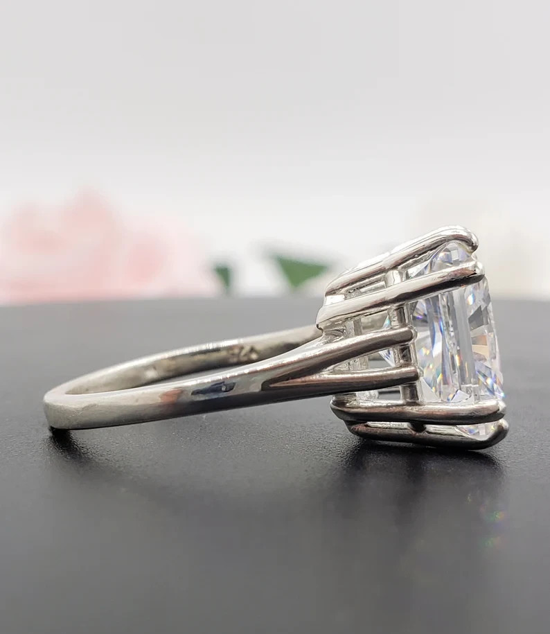 RARE6.00 Ct White Treated Diamond Solitaire Ring In 925 Silver. Certified