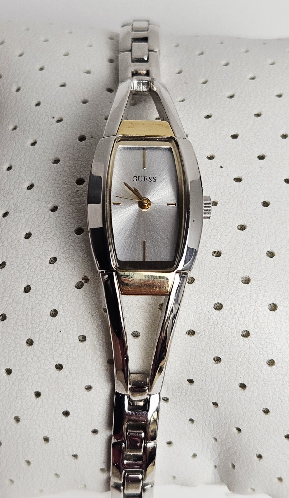 GUESS G66316L Three-Hand Quartz Analog Women’s Watch Sz. 6.5″ New Battery