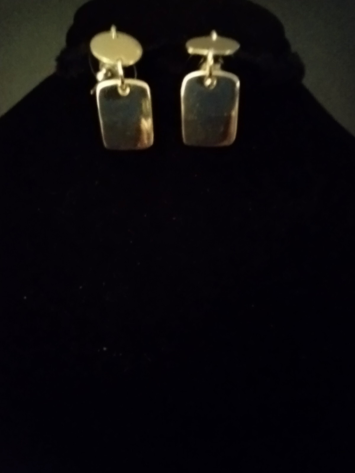 “CIRCLE MEETS THE SQUARE’ Earrings by: Designs R3372 / [NEW}.