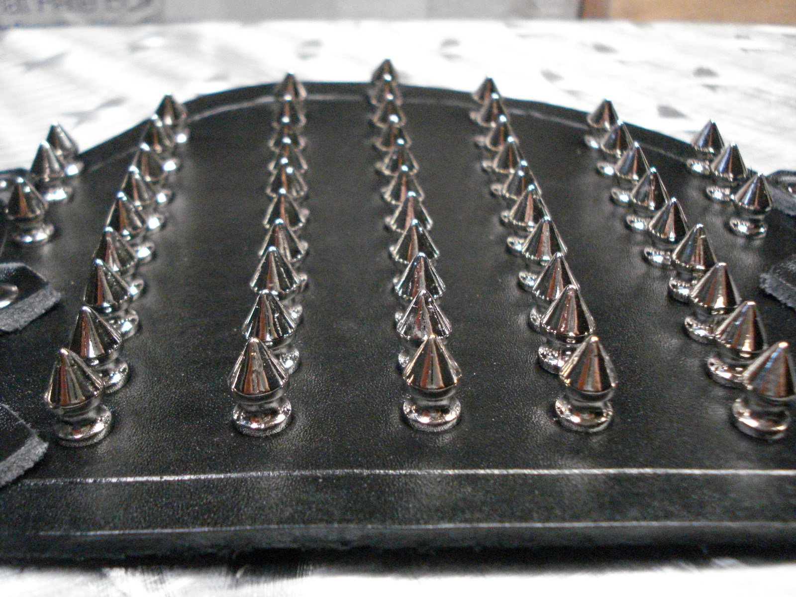 BLACK SPIKE LEATHER GAUNTLET. BLACK DEATH (MDLG0002)….. SUSPERIA