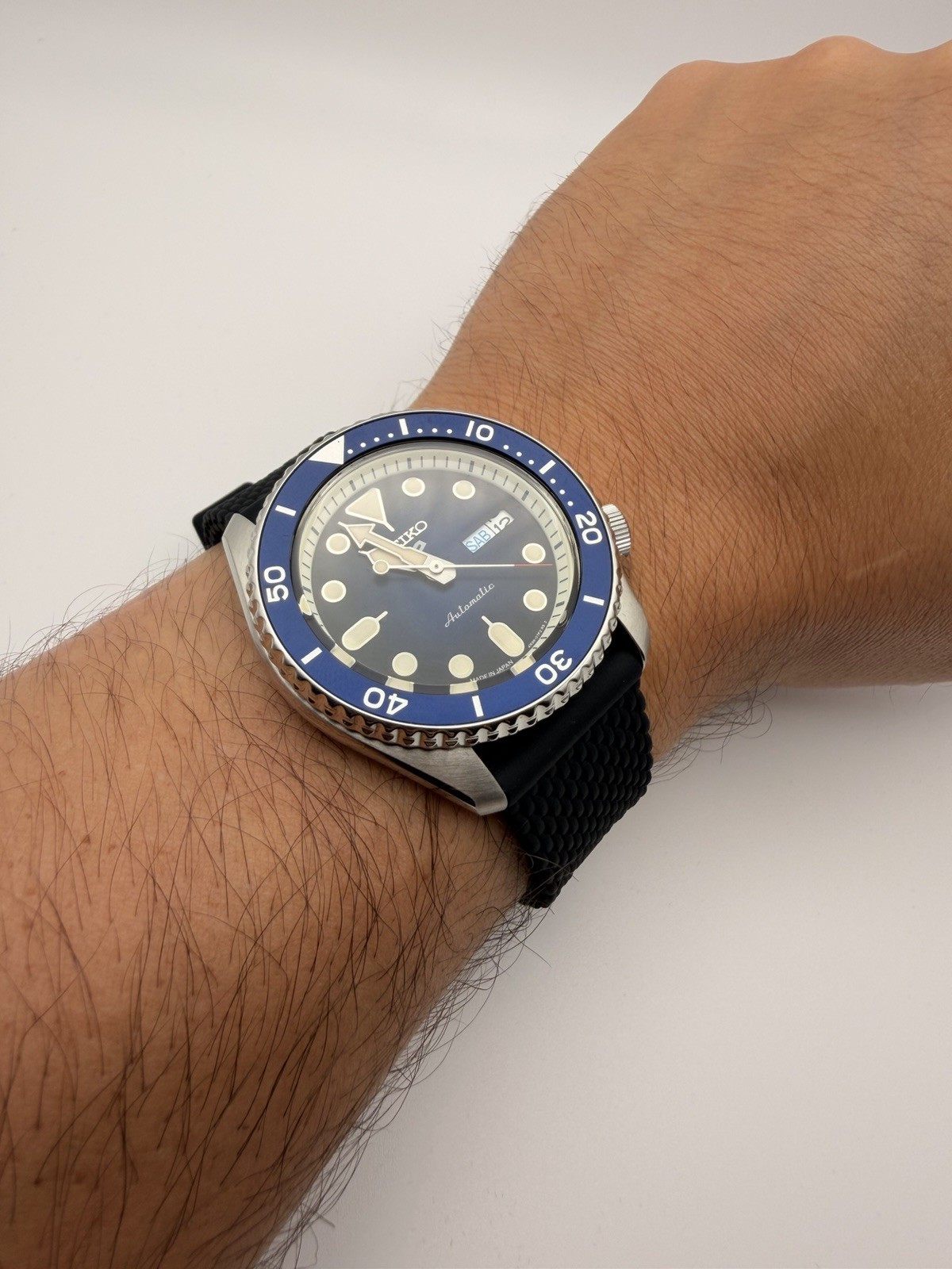 Seiko 5 Automatic Diver 42.5mm Blue Dial/Bezel Day/Date 10 BAR Rubber