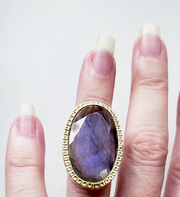 14KT Milor Italy Labradorite Ring, size 5.5 rose gold and yellow gold EXCELLENT