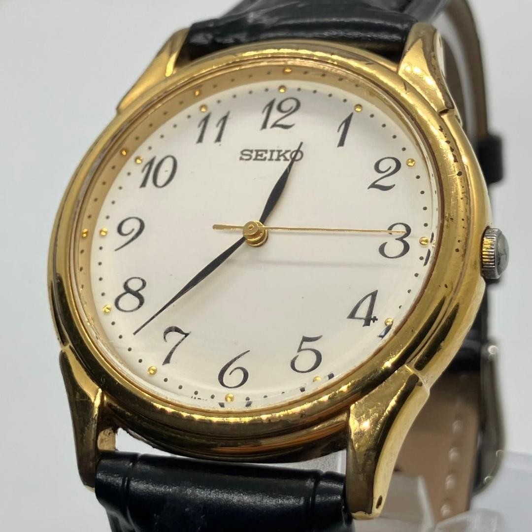 Excellent condition, fully functional SEIKO men’s quartz watch, gold and whi