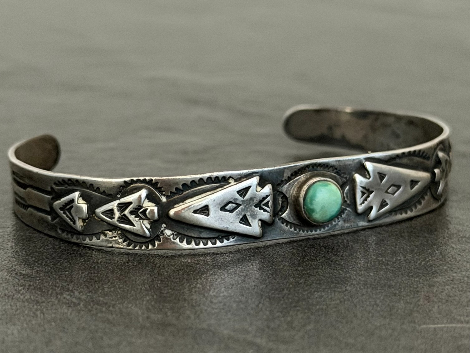 Vintage FRED HARVEY era Navajo ARROW HEAD Turquoise Silver Bracelet 6.6in
