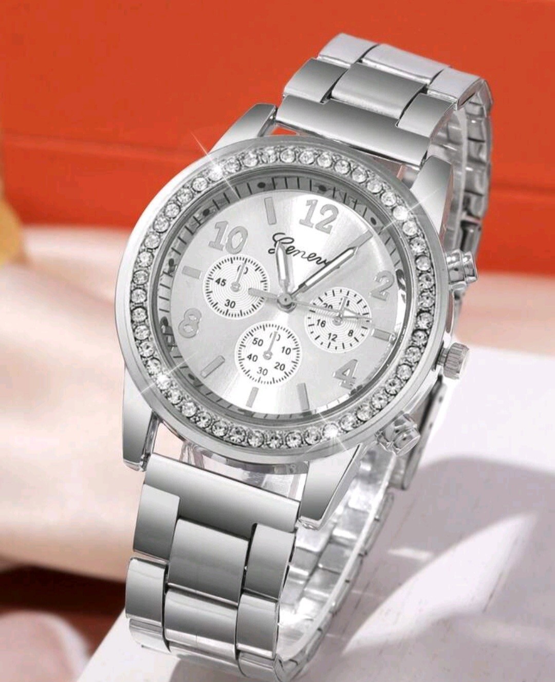 CLASSIC LUXURY WOMANS BEZEL SET RHINESTONE QUARTZ OVERSIZED NUMBERS WATCH