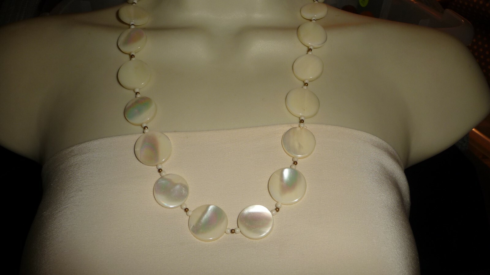 #10/4 vtg costume Necklace Mother of Pearl MOP Disks Plastic ?? Beads 10” L