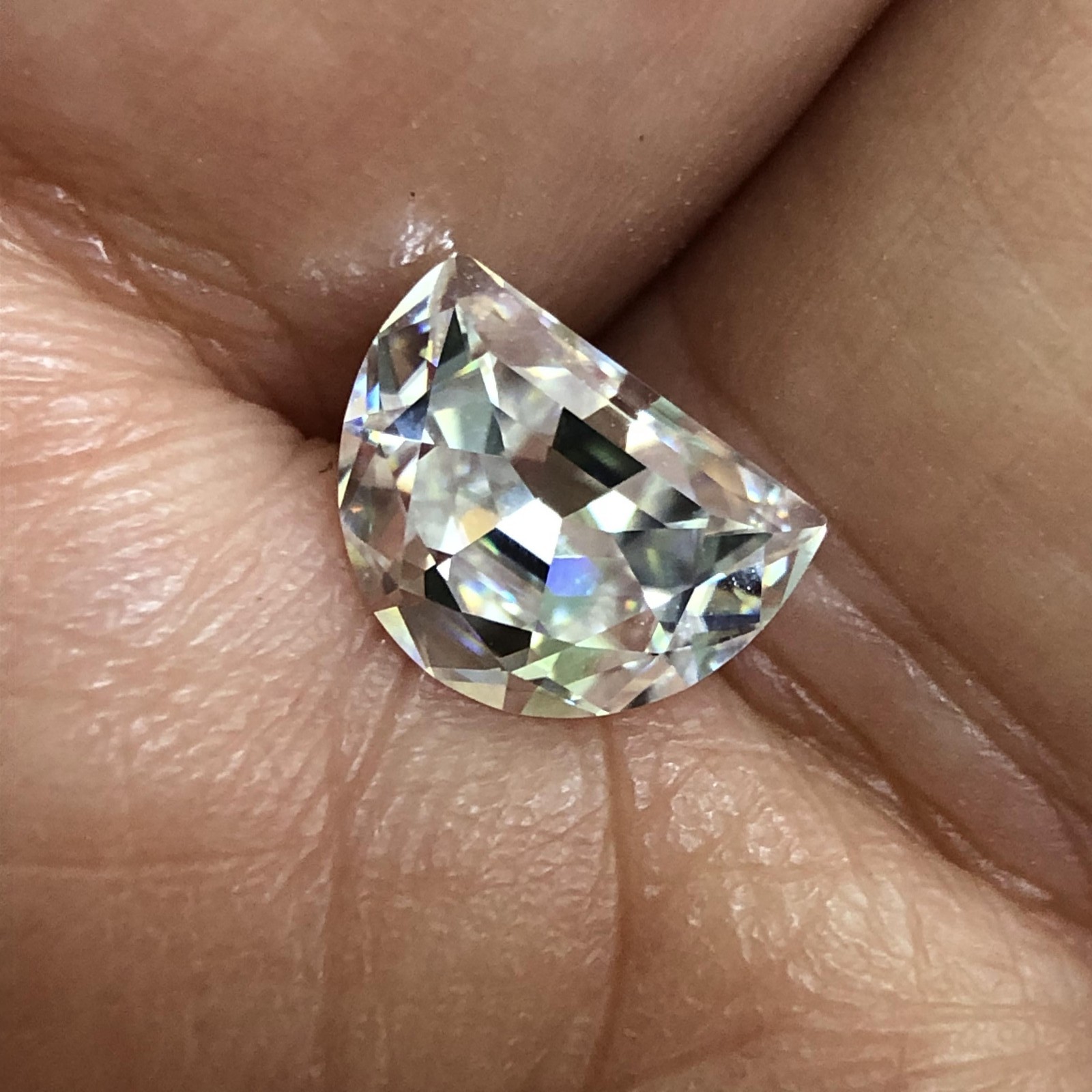 Wholesalers Special Moissanite Loose Stones Half Moon Gemstone White D Color DIY