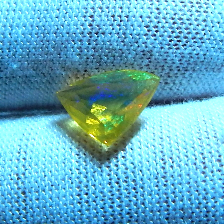 TOP 1.8ct IF Orange Fire Opal Bold Flash Natural Mined Unheated Faceted Trillion