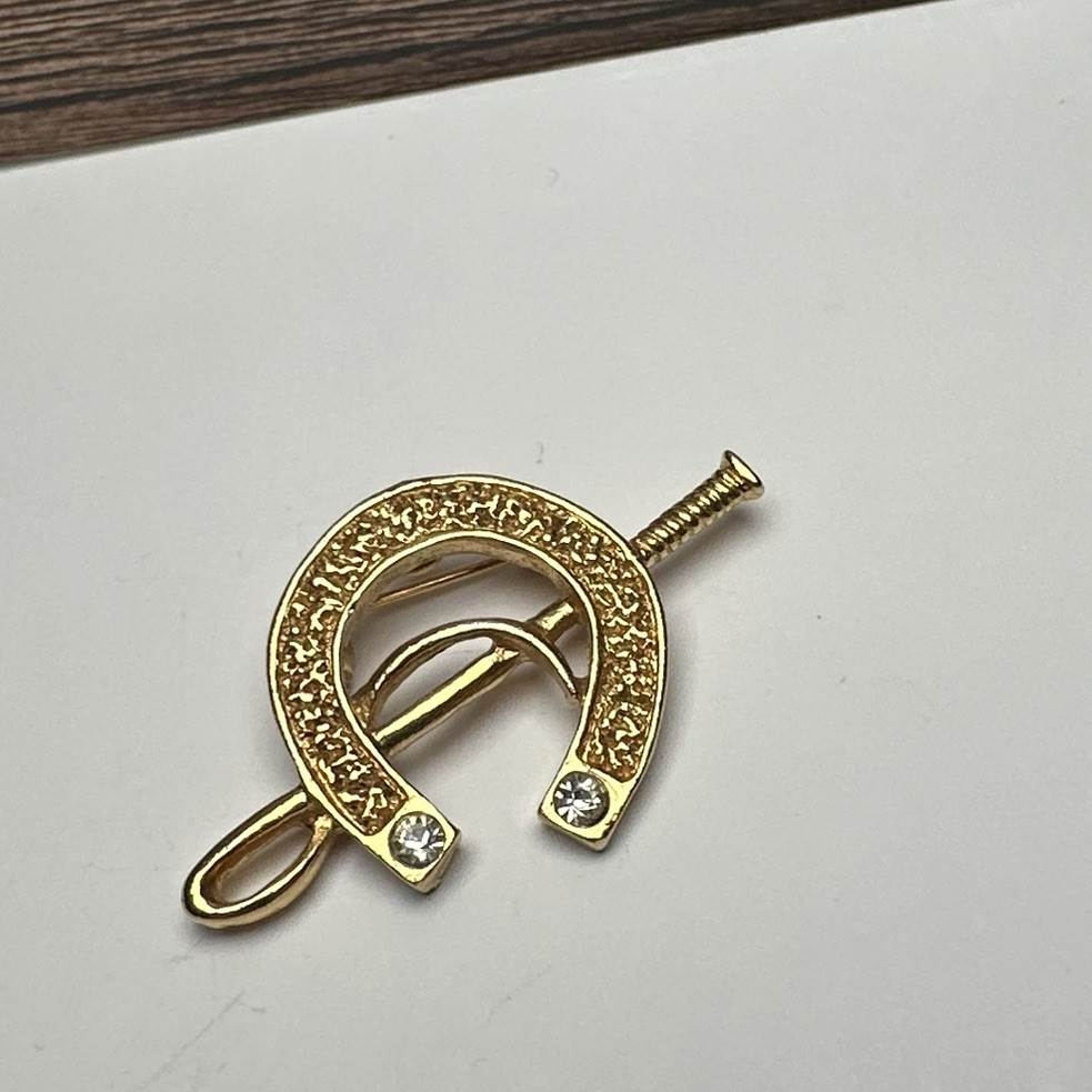Vintage Gerry’s Rhinestone Horse Shoe With Riding Crop Brooch Pin Gold Tone