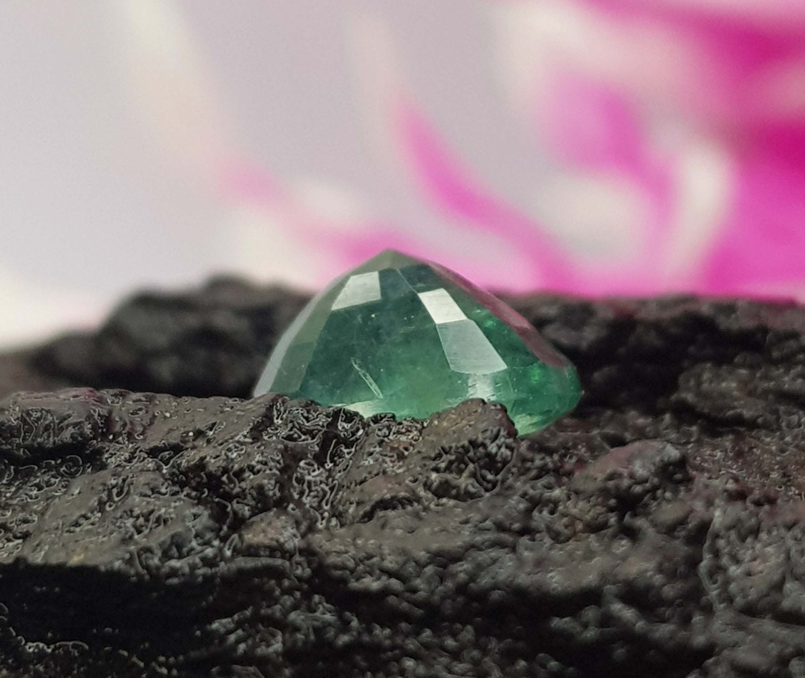 1.89 Ct Natural Emerald Oval Cut Rich Green Zambian Mines Top Quality Gemstone