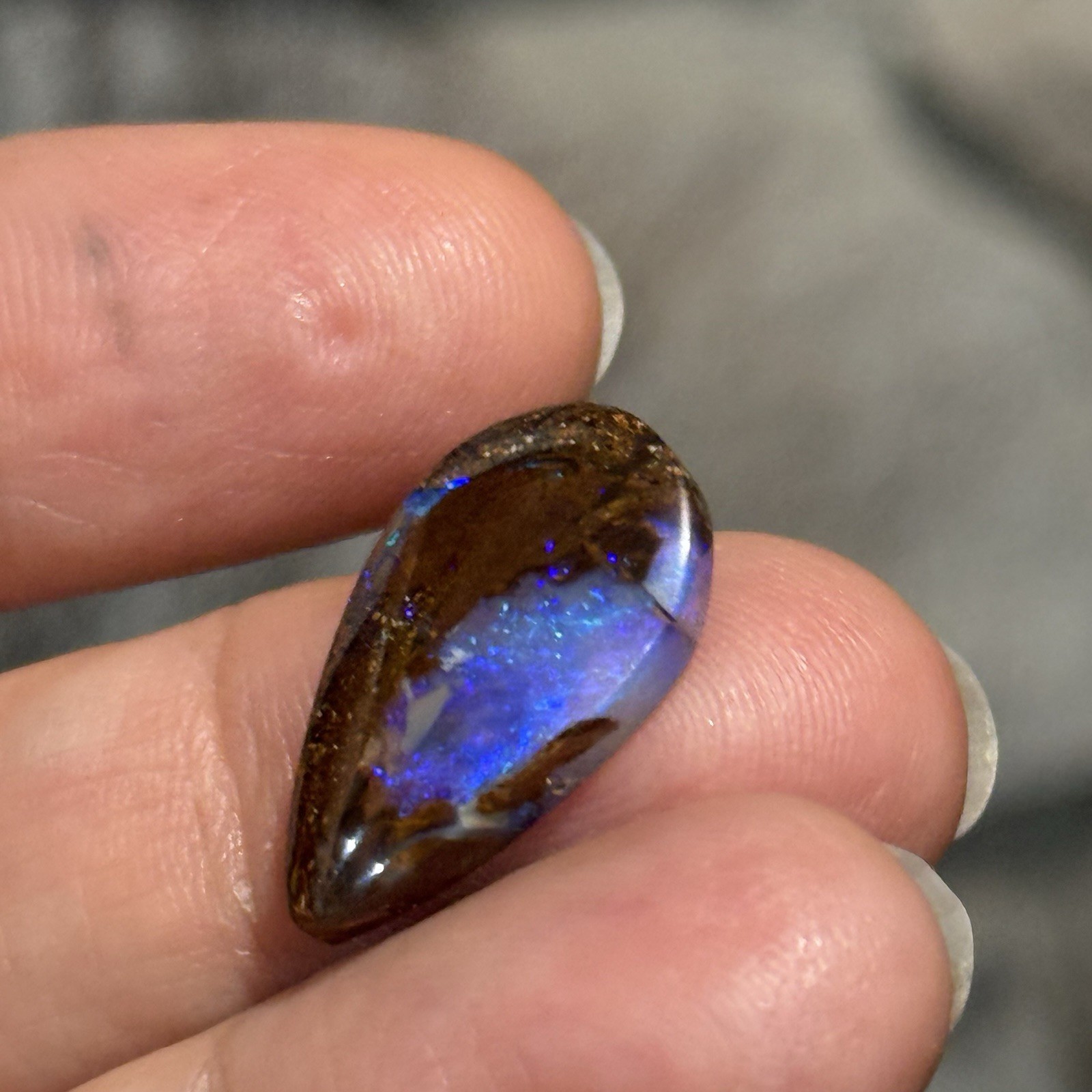 7.8ct 20.5×11.8×4.3mm Purple Crystal Pipe Australian Boulder Opal Cabochon Gem