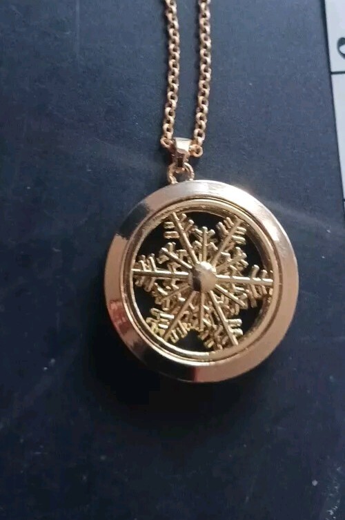 2 Aromatherapy Essential Oil Pendant Diffuser. Snowflake Necklace.