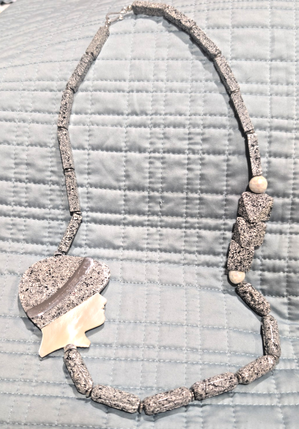 VTG. Lee Sands Inlaid Mother of Pearl Flapper Lady’s Head Silhouette Necklace