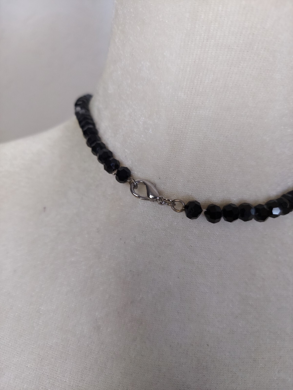 Faucet Black & Blue Glass Pendant Silver Tone Chain Necklace Jewelry 18″ Long
