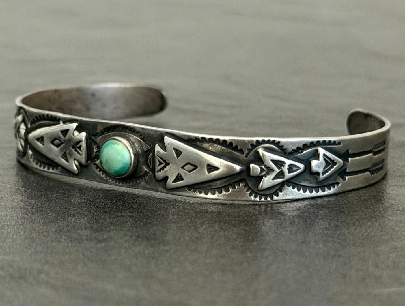 Vintage FRED HARVEY era Navajo ARROW HEAD Turquoise Silver Bracelet 6.6in