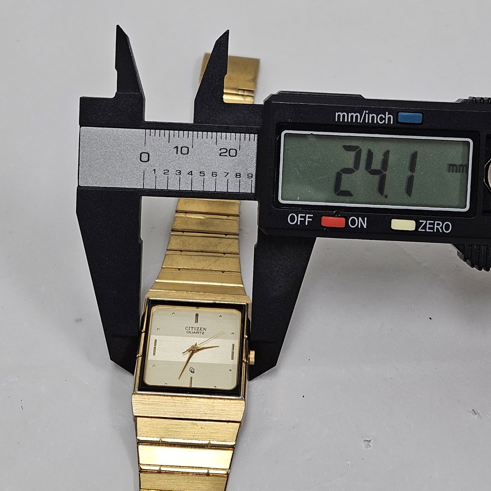 Vintage Citizen CQ 3630 Gold Tone Quartz Mens Tank Dress Wrist Watch New Battery