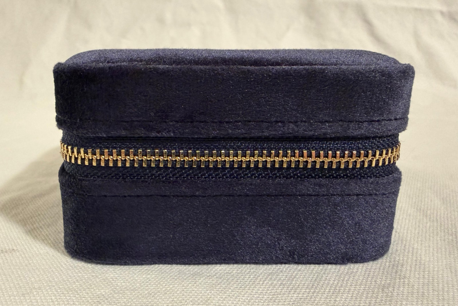 Benevolence LA Travel Jewelry Organizer Velvet Zip Case Ring Storage Blue
