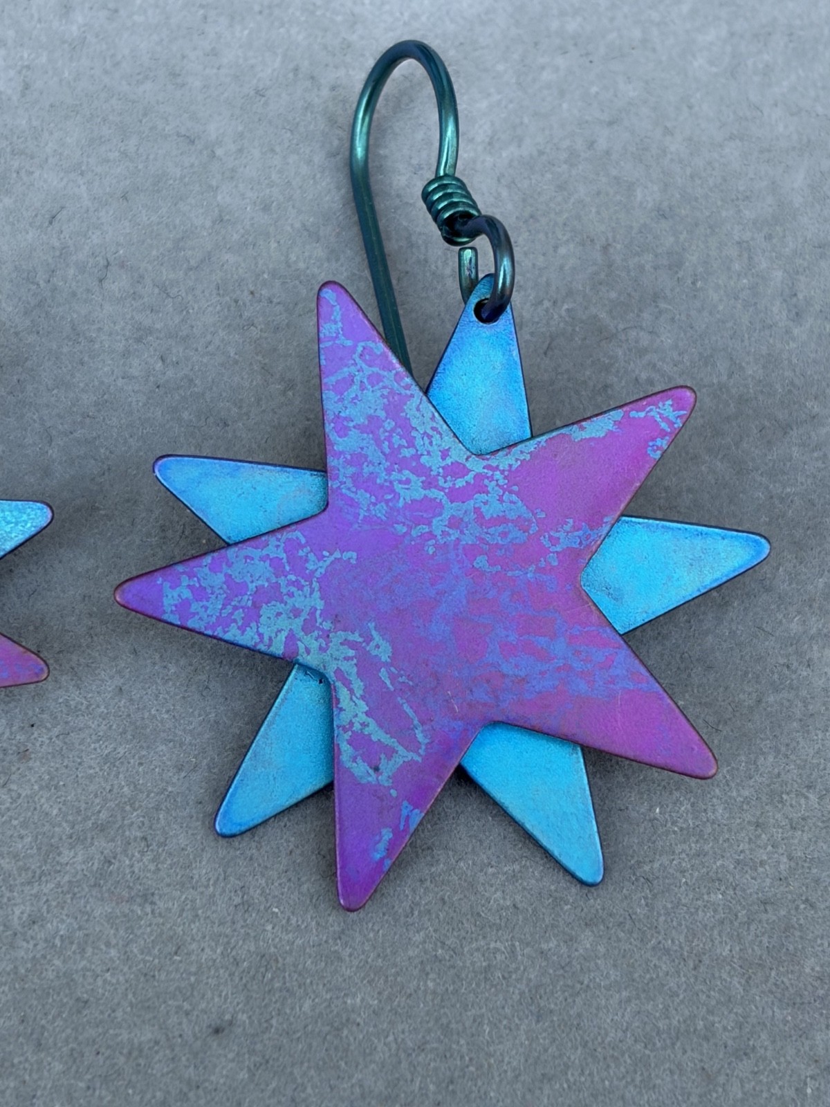 Vintage Star Dangle Earrings Spectore Exotic Anodized Titanium Starburst Blue