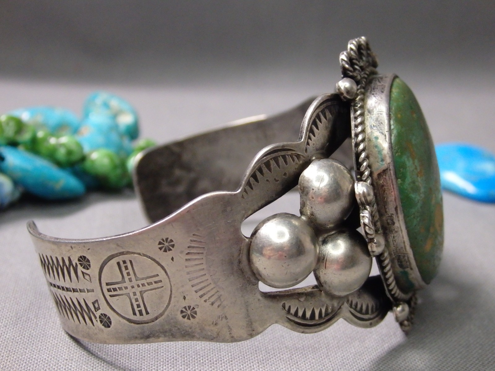 Fred Harvey Era NAVAJO Natural CERRILLOS TURQUOISE Sterling Silver 49g Bracelet