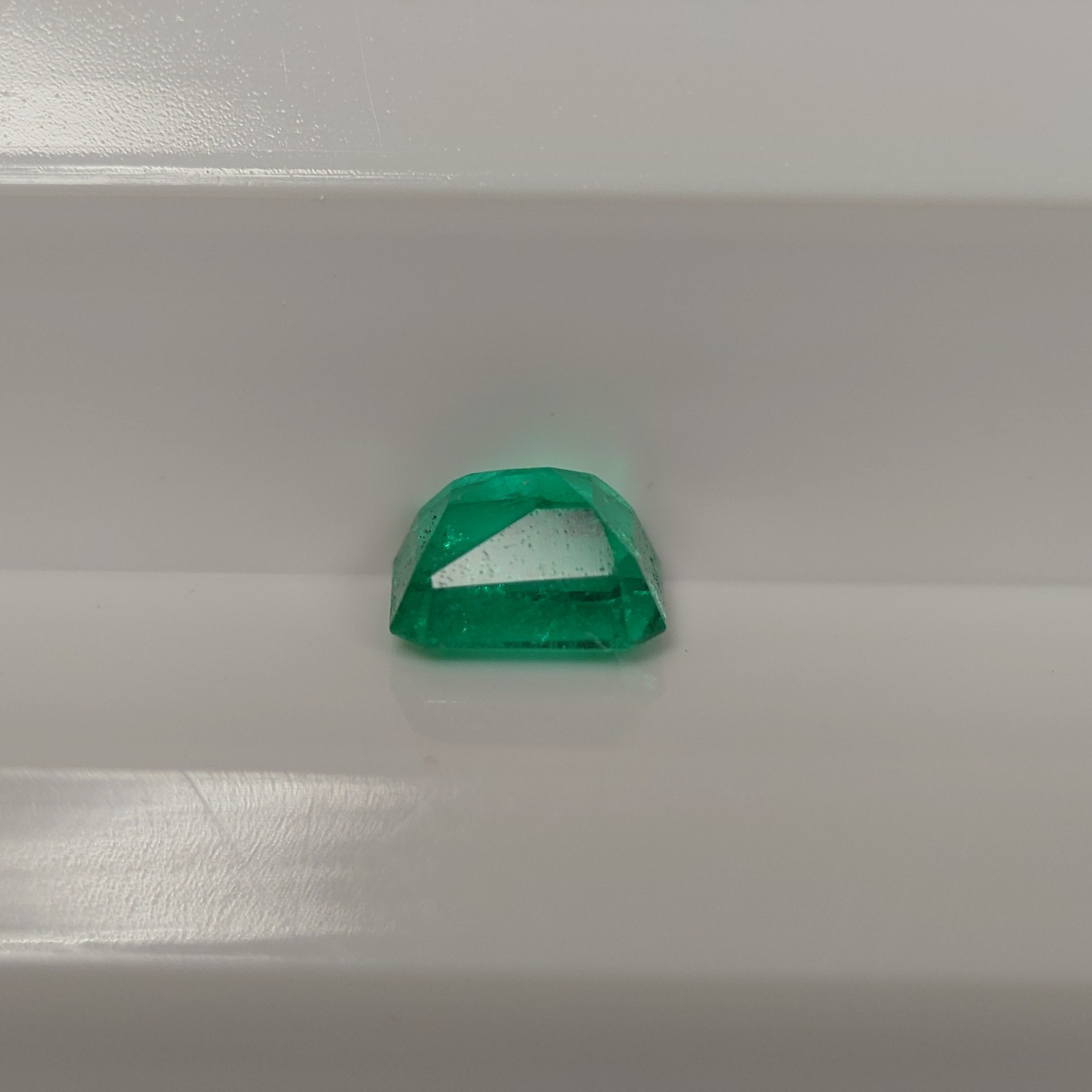 Natural Emerald 0.28 ct, approx. 4.2mm x 3.4mm x 2.5mm, Jewelry Removal e0019