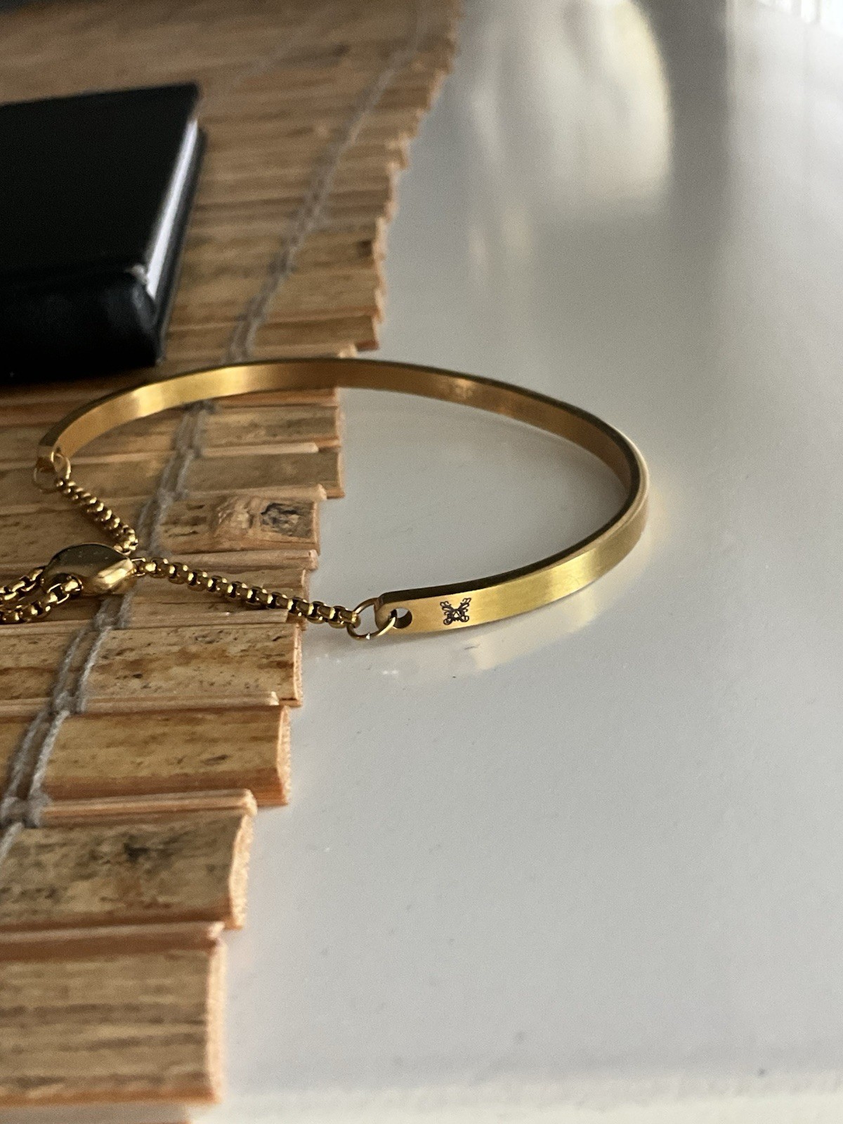 RCI CN Adjustable Gold Tone Bangle Inspirational Bracelet “Never Give Up”