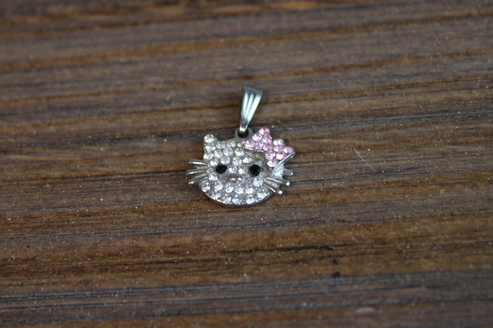 RARE DESIGN Hello Kitty Silver w/CZ Stone Pendant/Charm 2.8 grams/Jewelry/Pink