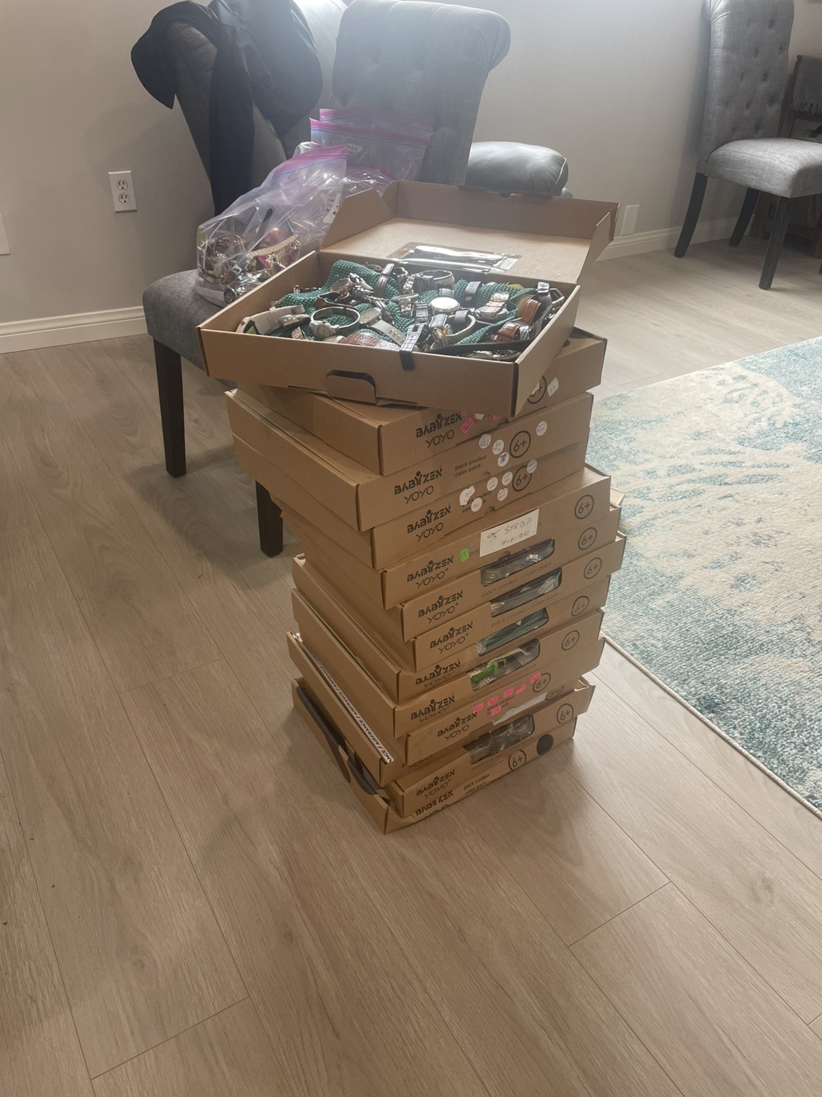 Lot of watches, parts, repair, art, some may only need a battery and/or a band