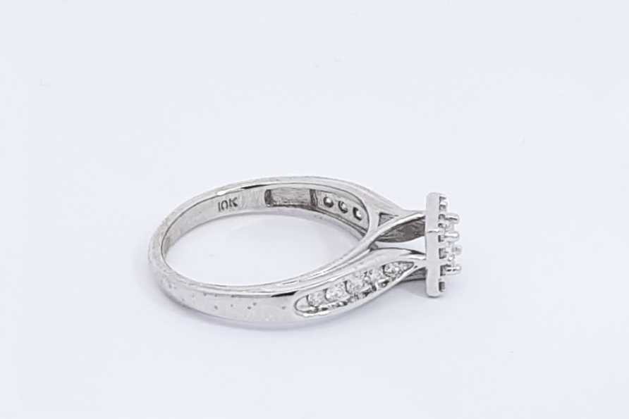 0.57cttw Dimaond Ring In 10k White Gold 3 Grams Size 7 Eb0226oxzdu