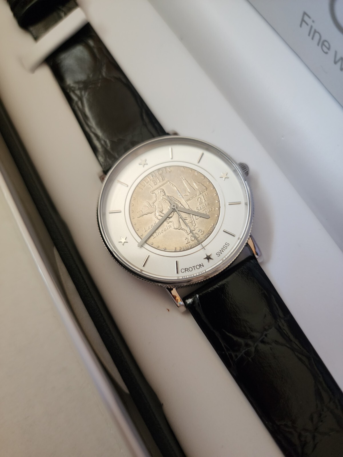 NOS UNIQUE MEN’S CROTON SWISS “ILLINOIS”. COLLECTABLE STATE QUARTER WATCH