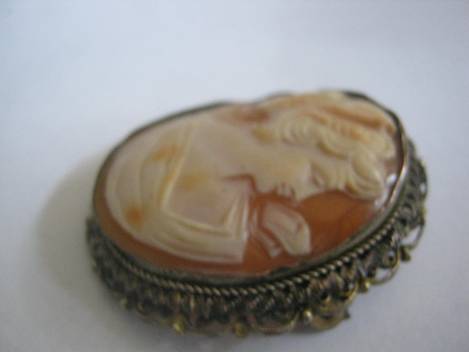 Pretty Lady Carved Shell Cameo 1.75″ Brooch/Pendant Fancy Hair & Dress LQQK!