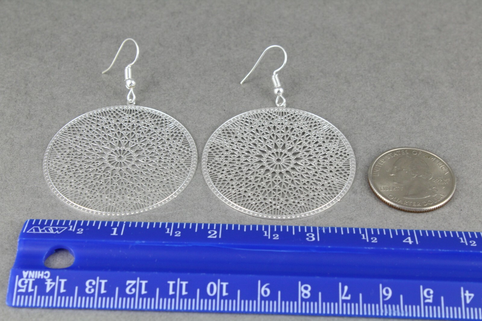 Silver filigree circle earrings medallion disc 1 5/8″ wide Very lightweight