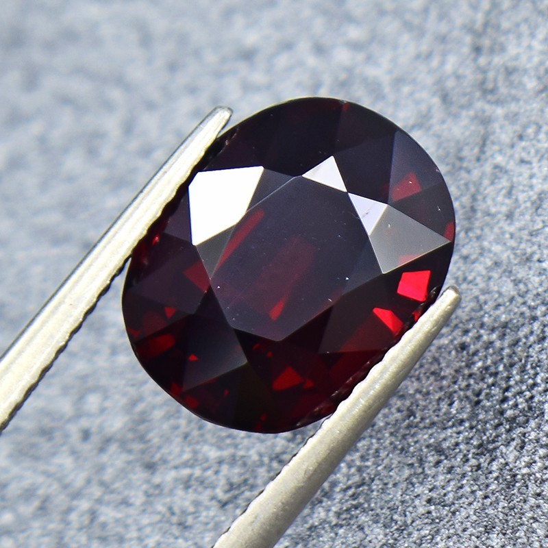 Natural Red Rhodolite Garnet 8.28ct Certified Untreated Eye Clean Oval (00567)