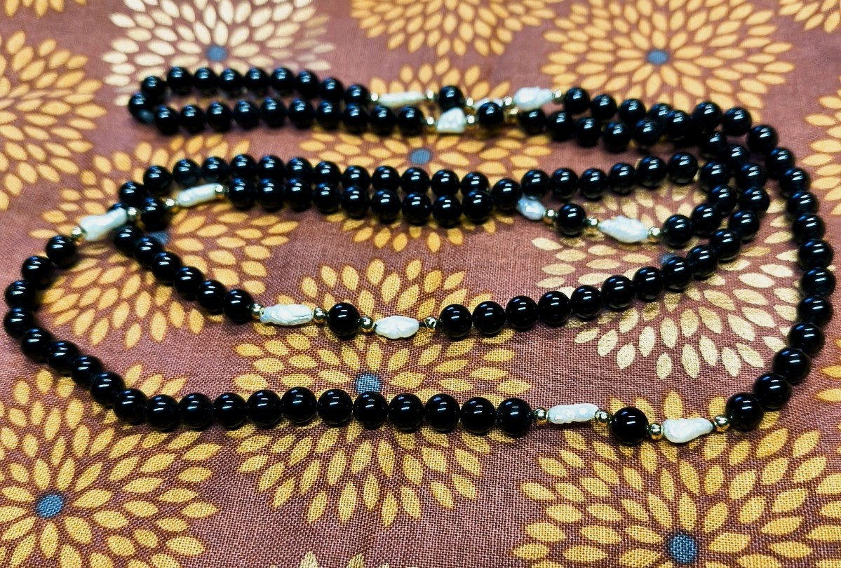 Vintage 14 K Gold Onyx And Rice Pearls Necklace