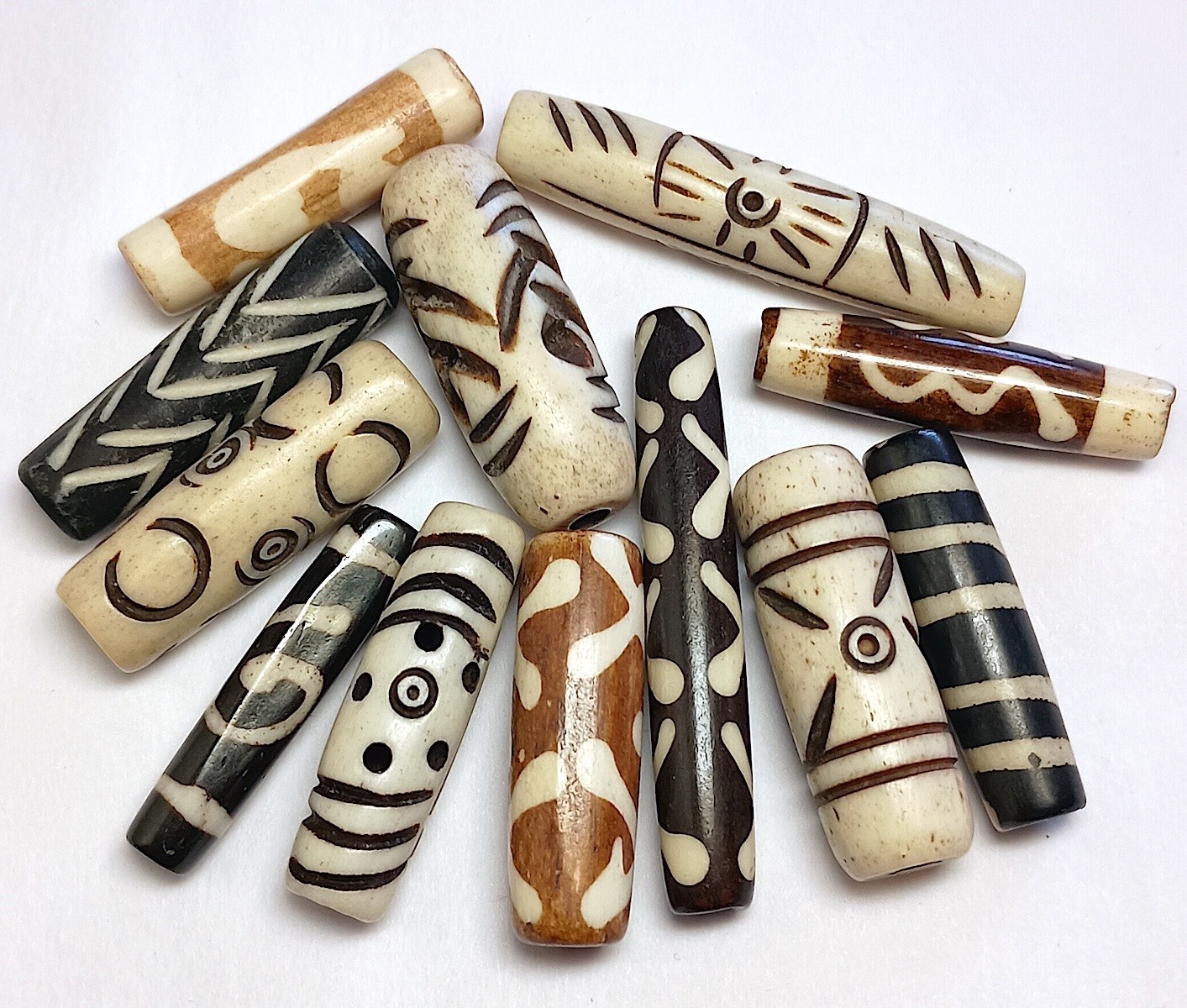 Buffalo Bone Beads, Asst, 12 Pcs, 1 Inch Avg, Black, Brown, White, 2.5 mm Holes