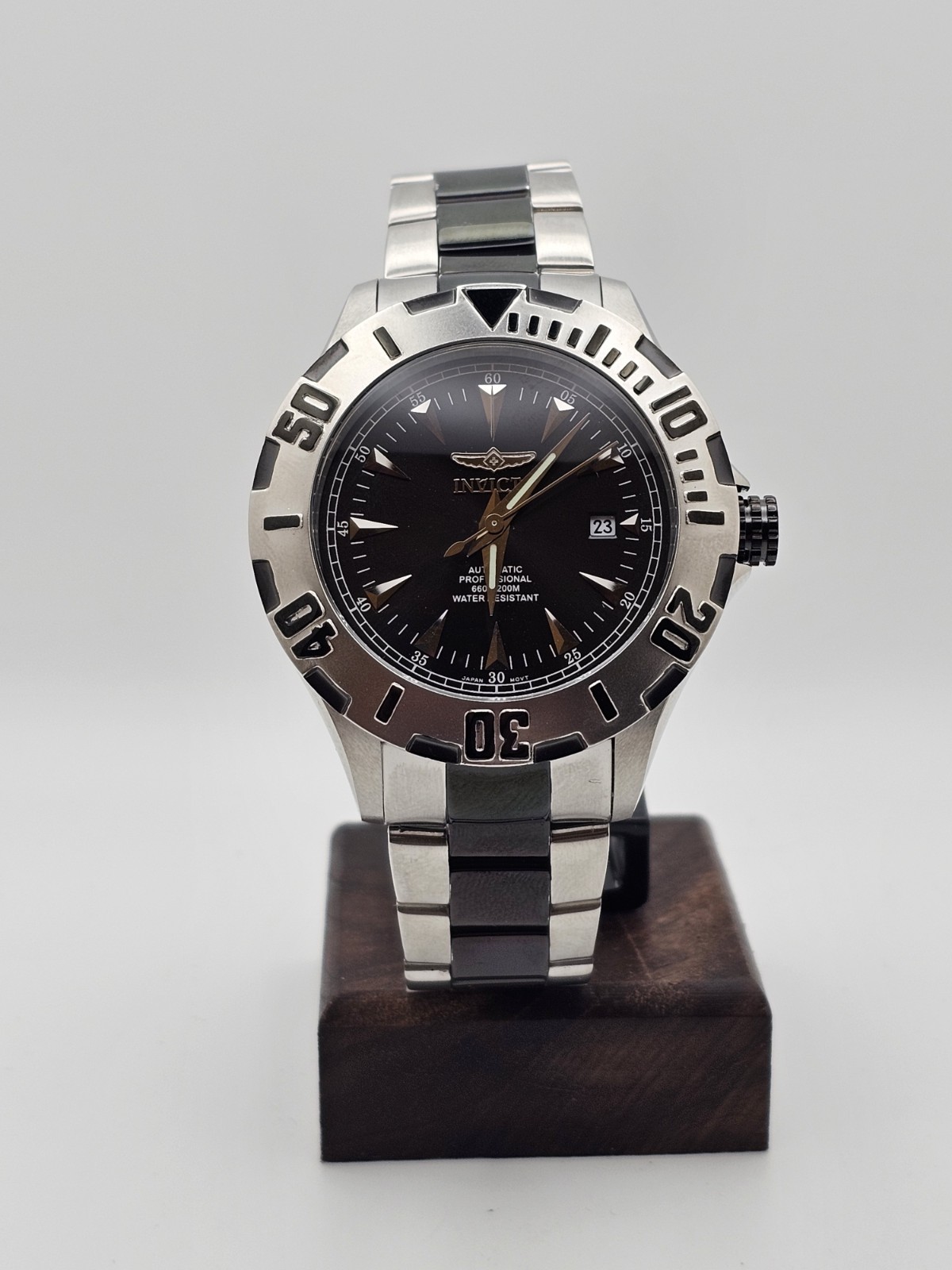 Neo-Vintage Invicta “OCEAN GHOST” Men Automatic Date Watch Black Dial Twotone