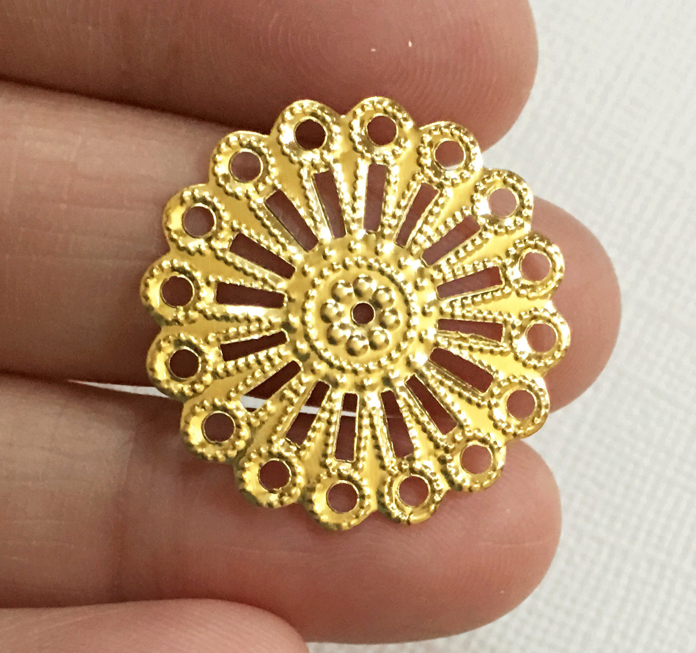 20 pcs of gold plated Filigree Focal Findings 25mm